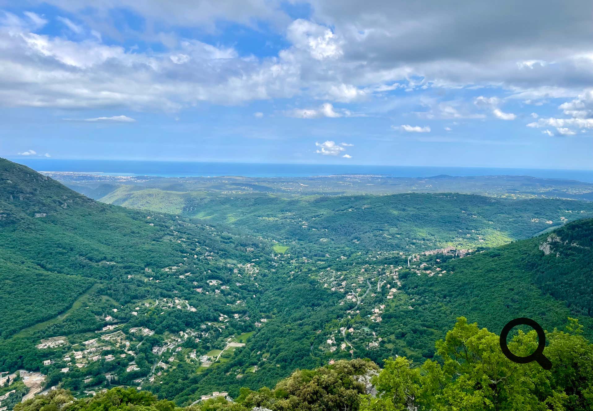 From its ramparts, the breathtaking view stretches from the azure coast to the surrounding mountains, offering an awe-inspiring spectacle. 