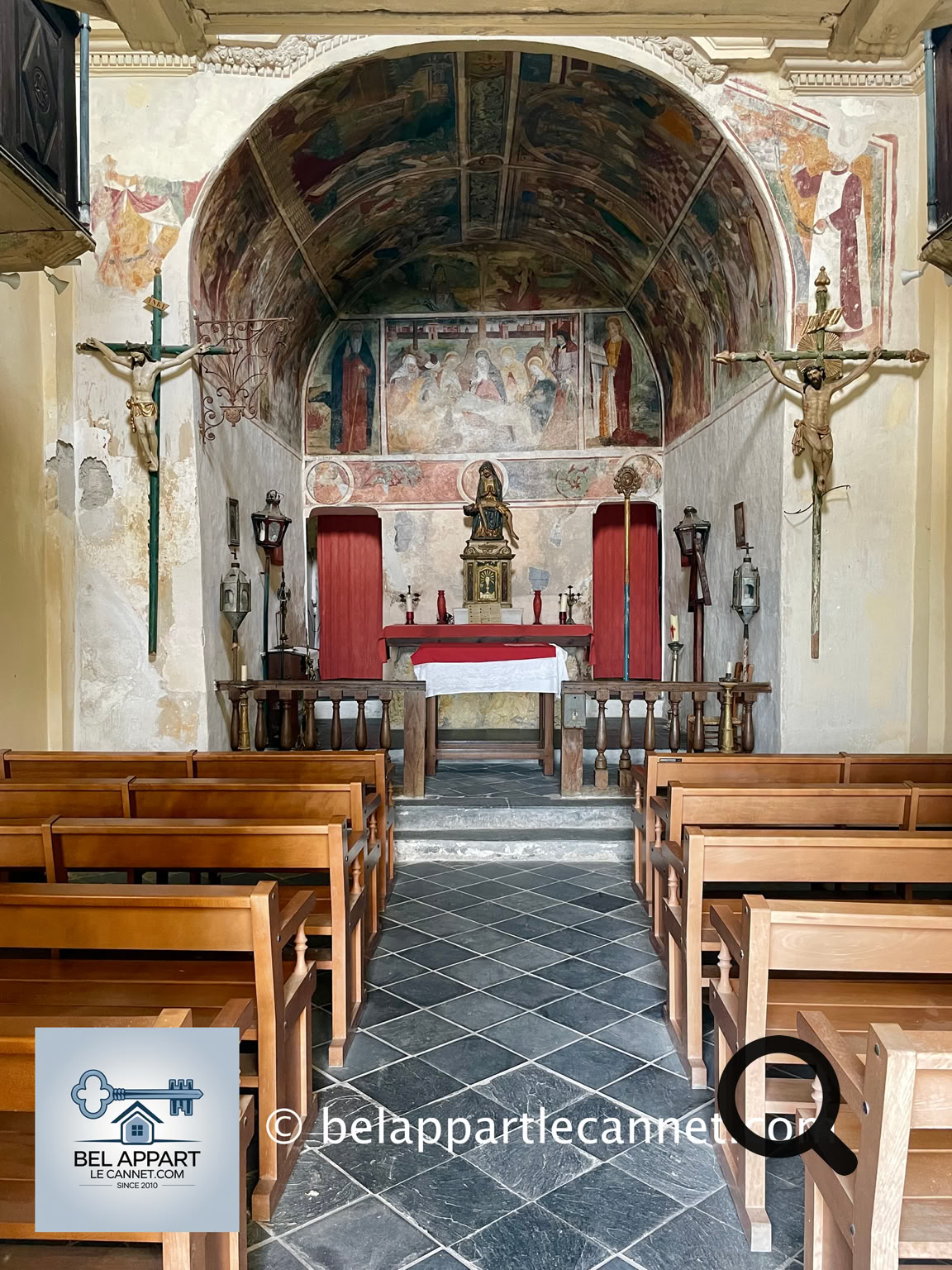 One of the village’s most iconic landmarks is the Church of Saint-Sauveur, built in the 12th century. Inside, visitors can admire a monumental fresco painted by Giovanni Canavesio in 1495, depicting a Passion of Christ with remarkable emotional intensity and artistic detail.