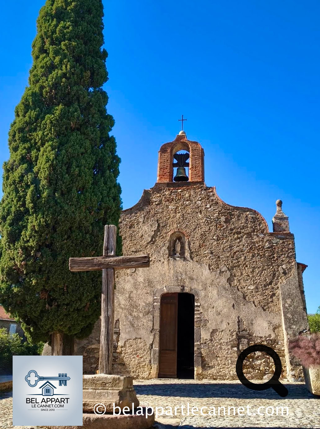 Un peu plus loin, Chapelle des Pénitents, également appelée Chapelle de la Miséricorde ou Notre-Dame du Coulet, date de la fin du XVe siècle.