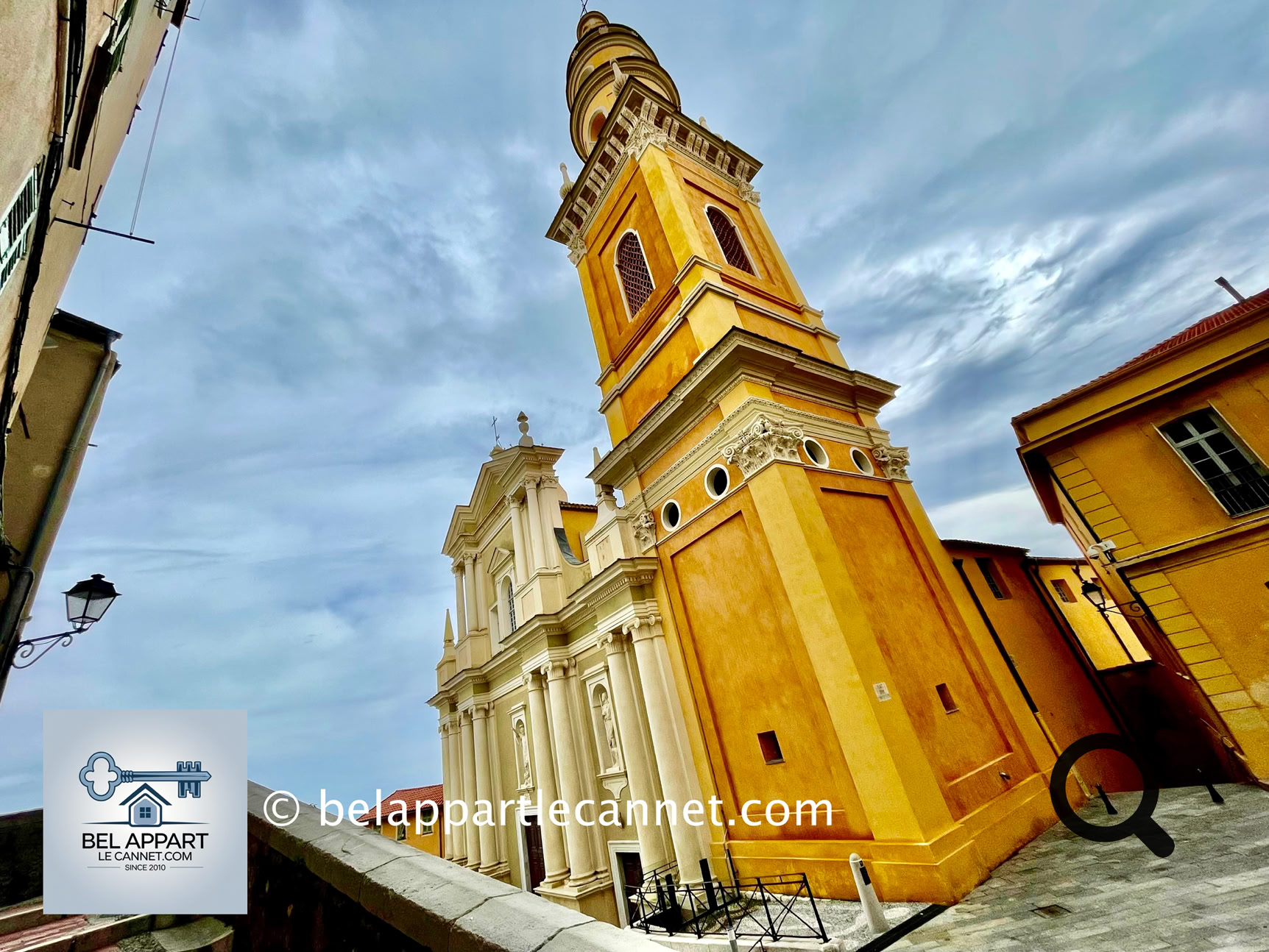 La basilique Saint-Michel-Archange, perchée au sommet du vieux quartier, est un chef-d’œuvre baroque qui offre une vue imprenable sur la baie de Menton.