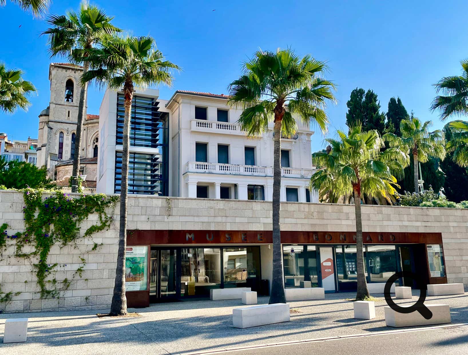 This is the only museum in the world entirely dedicated to the work of Pierre Bonnard, a major artist of the Nabi movement. Housed in the former Hôtel Saint-Vianney, this beautiful Belle Époque building was acquired by the city in the late 1990s and later transformed into a museum. It has held the "Musée de France" label since December 2006.