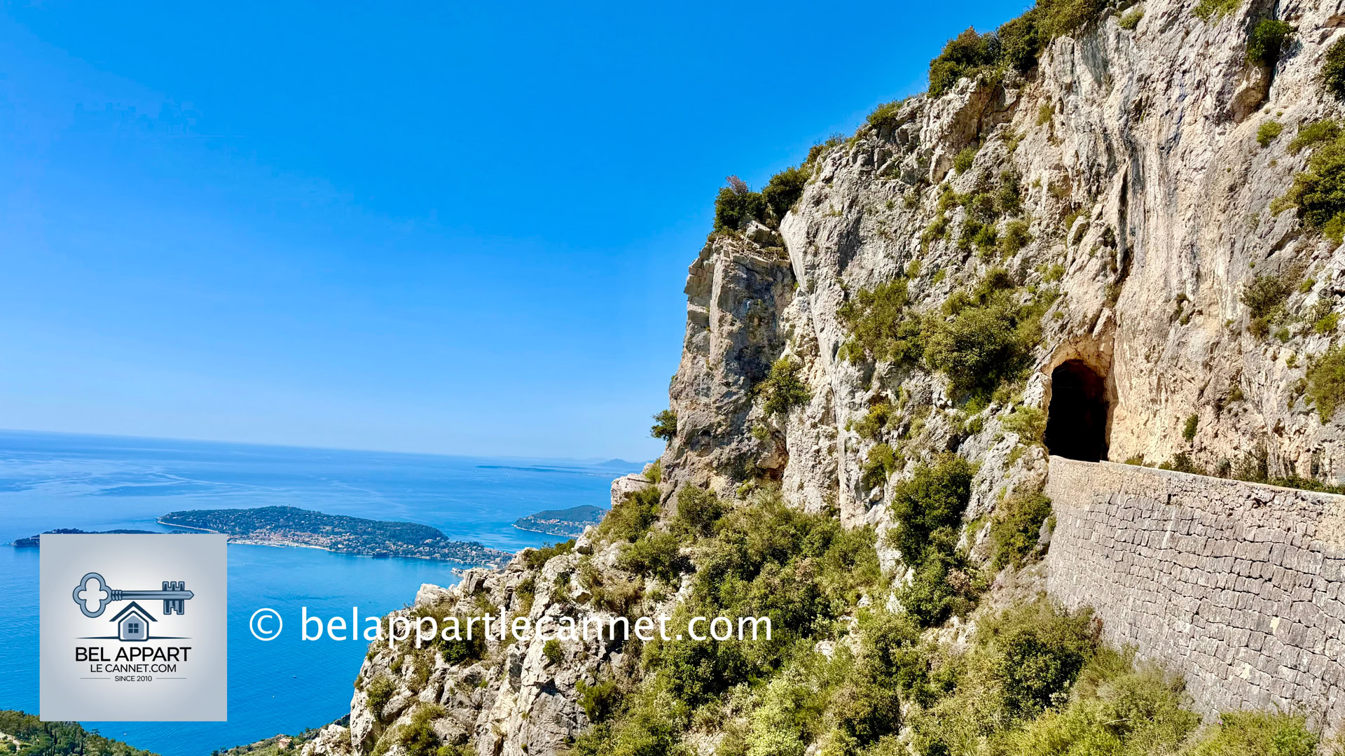 For those who enjoy walking without too much difficulty, the Simoula Trail will be a unique experience: walking literally suspended above the Mediterranean. The starting point is at Fort de la Revère, a former military fortification perched on the heights between the sea and the mountains. This walk is one of the most spectacular on the French Riviera.