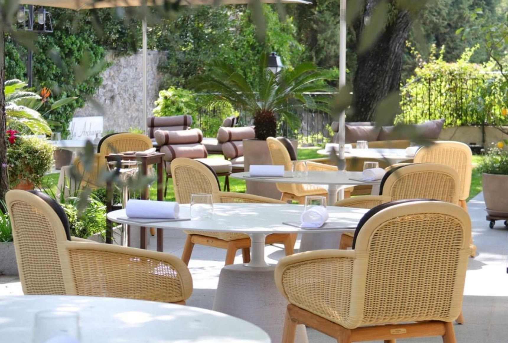 La Villa Archange, awarded two Michelin stars, offers exceptional fine dining in an elegant and intimate setting. Nestled in an 18th-century bastide, the restaurant ranks among the 1,000 best tables in the world and is listed among the top 11 establishments on the French Riviera according to La Liste 2024.