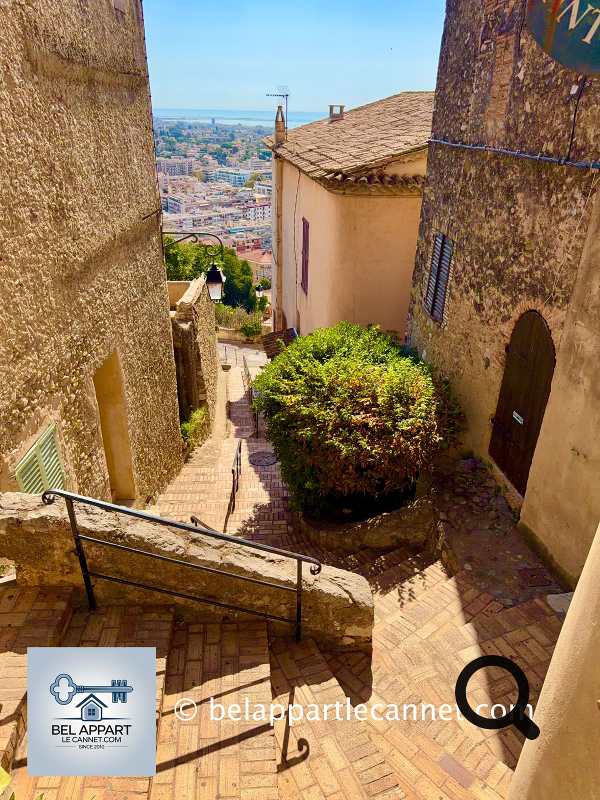 Perched on the castle hill overlooking the town of Cagnes-sur-Mer, Haut-de-Cagnes is one of the most beautiful medieval villages on the French Riviera.