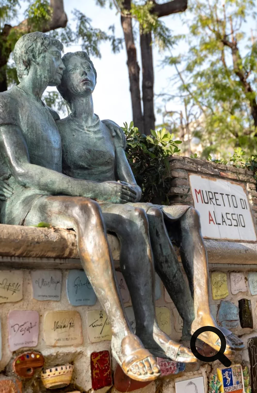 Le Muretto di Alassio est une œuvre d'art publique et l'un des symboles les plus célèbres de la station balnéaire ligure d’Alassio.