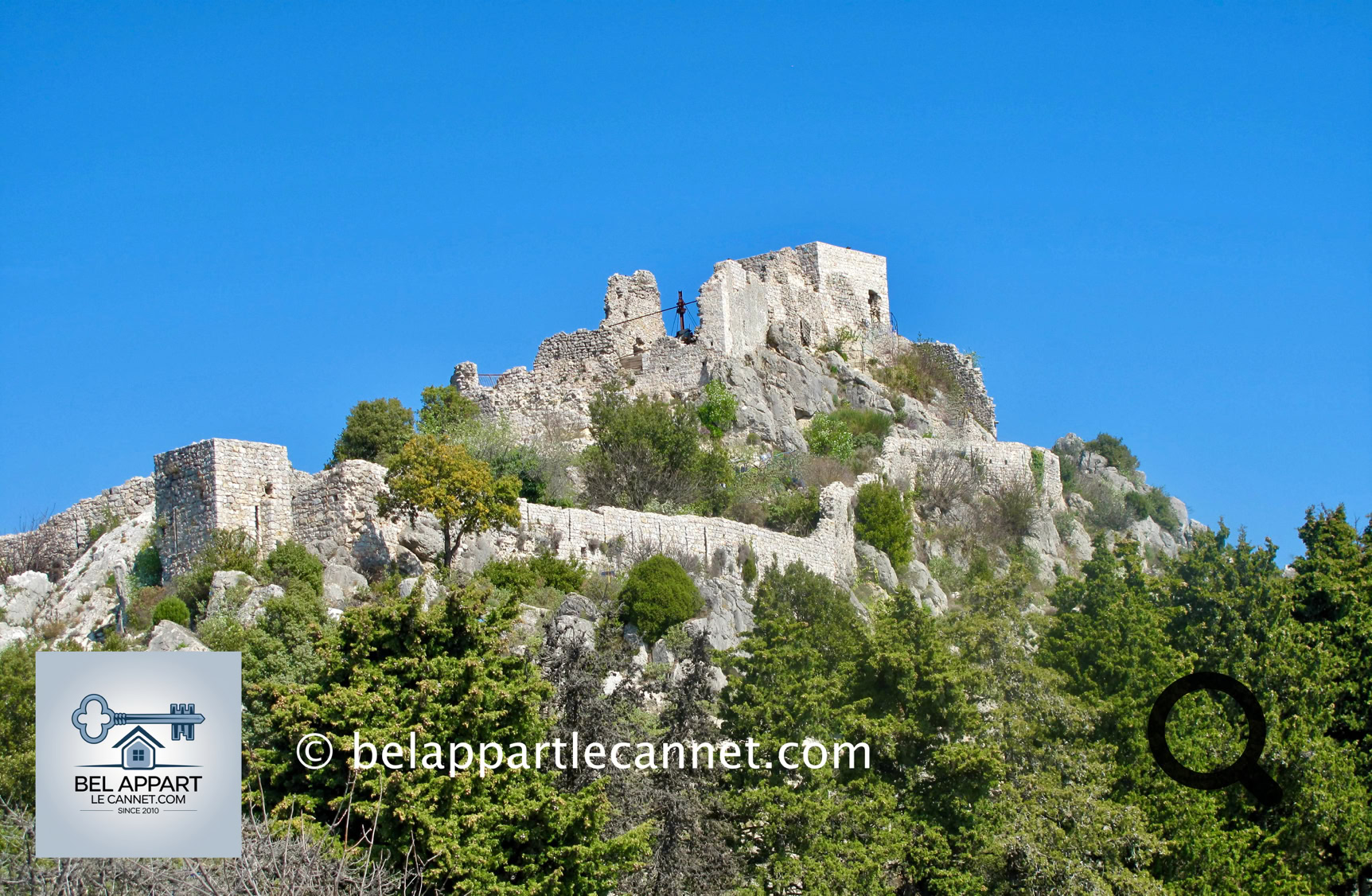 Le village de Sainte-Agnès est célèbre pour sa forteresse, construite au XVIe siècle pour protéger la région des invasions. La visite de la forteresse est un incontournable : on peut y découvrir les remparts, les tours de guet et des expositions sur l’histoire locale.  Depuis les hauteurs, la vue panoramique à 360° sur Menton, Monaco et même l’Italie par temps clair est absolument à couper le souffle.