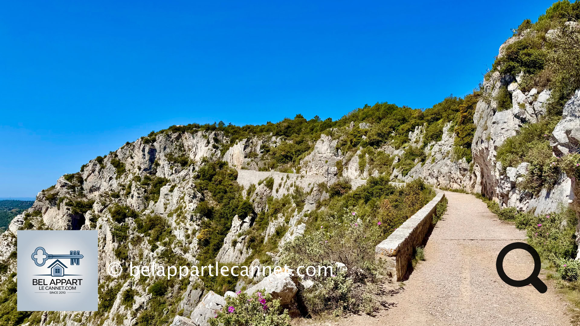 For those who enjoy walking without too much difficulty, the Simoula Trail will be a unique experience: walking literally suspended above the Mediterranean. The starting point is at Fort de la Revère, a former military fortification perched on the heights between the sea and the mountains. This walk is one of the most spectacular on the French Riviera.
