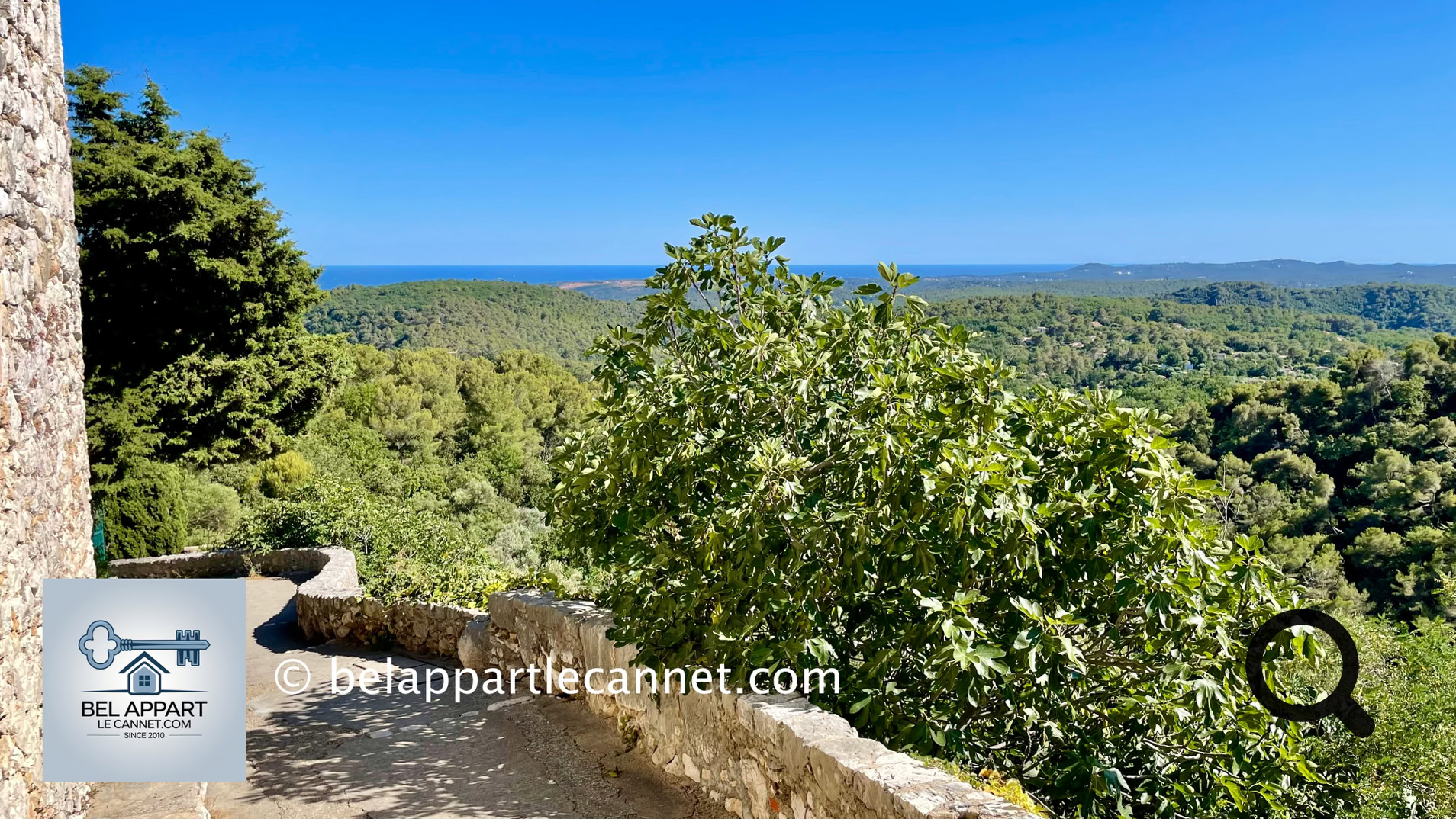 The village's location provides spectacular panoramic views of the Mediterranean and the surrounding hills. These landscapes, combining mountains and sea, are a paradise for hikers, photographers, or anyone seeking rejuvenation.