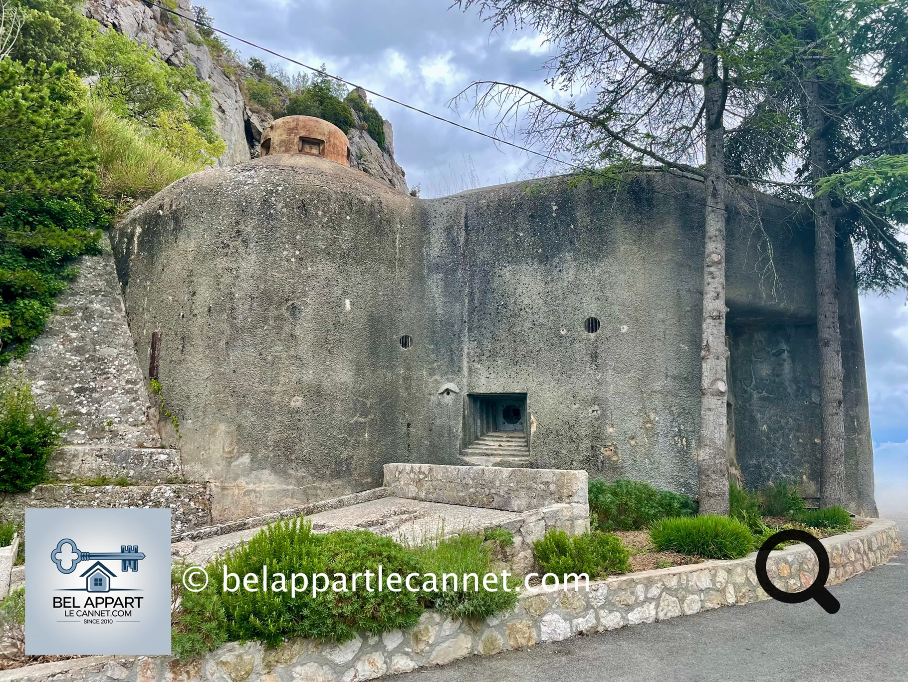 Au pied de la forteresse se trouve le fort de la ligne Maginot de Sainte-Agnès, également appelé Ouvrage Sainte-Agnès. C'est une fortification militaire construite dans les années 1930 dans le cadre de la ligne Maginot, ce vaste système de défense conçu par la France pour protéger ses frontières avant la Seconde Guerre mondiale.
