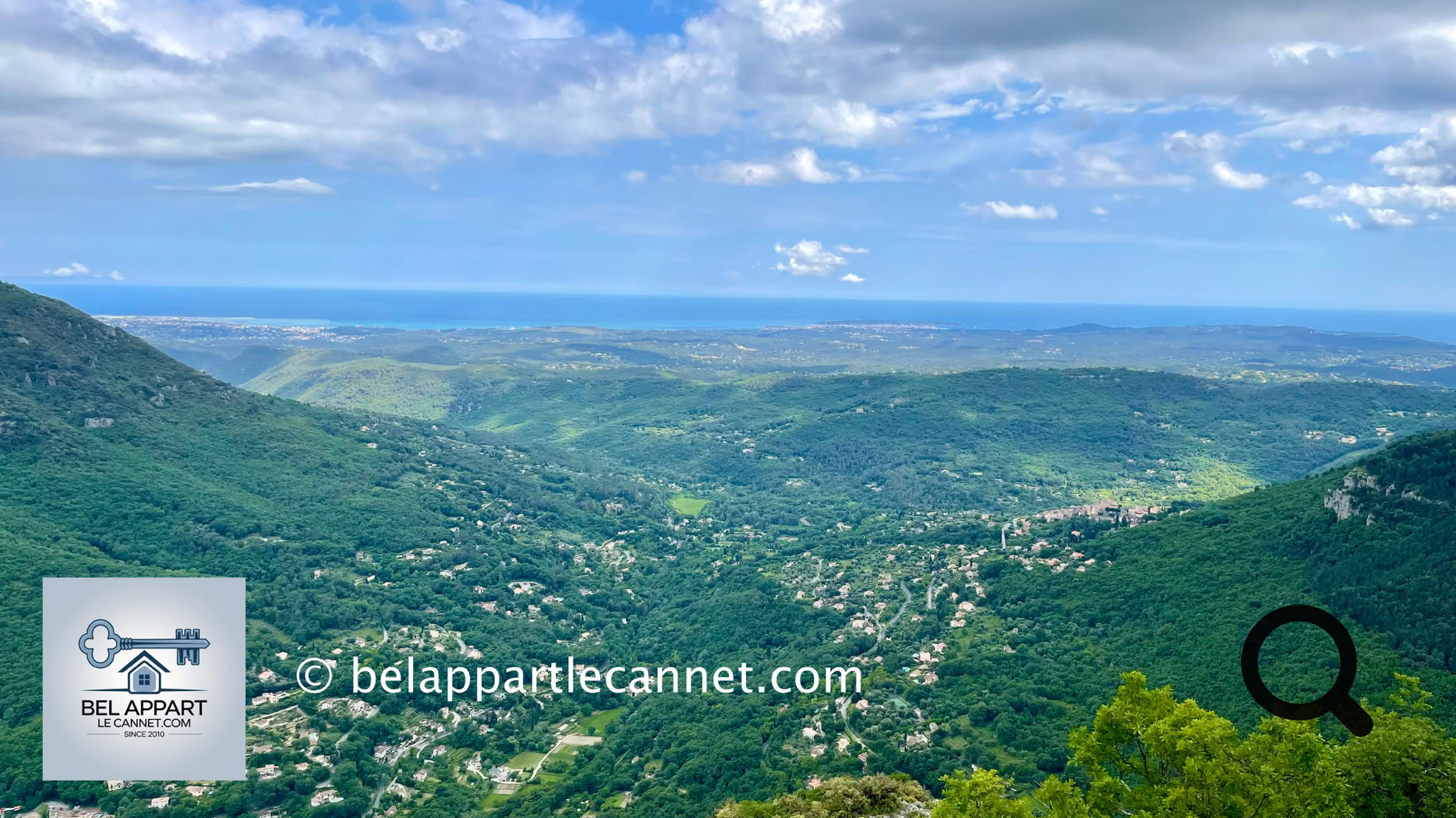 From its ramparts, the breathtaking view stretches from the azure coast to the surrounding mountains, offering an awe-inspiring spectacle. 