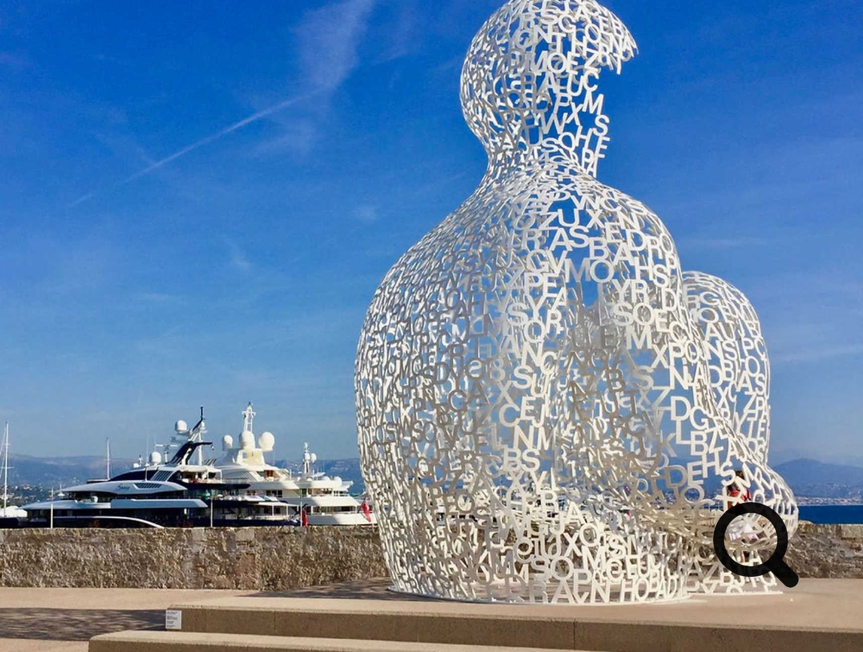 Port Vauban, one of the largest marinas in Europe, is a testament to the luxury and maritime tradition of the region. You won’t be able to miss 'Nomad,' the stunning giant white sculpture of a seated man facing the sea, created by the sculptor Jaume Plensa. 