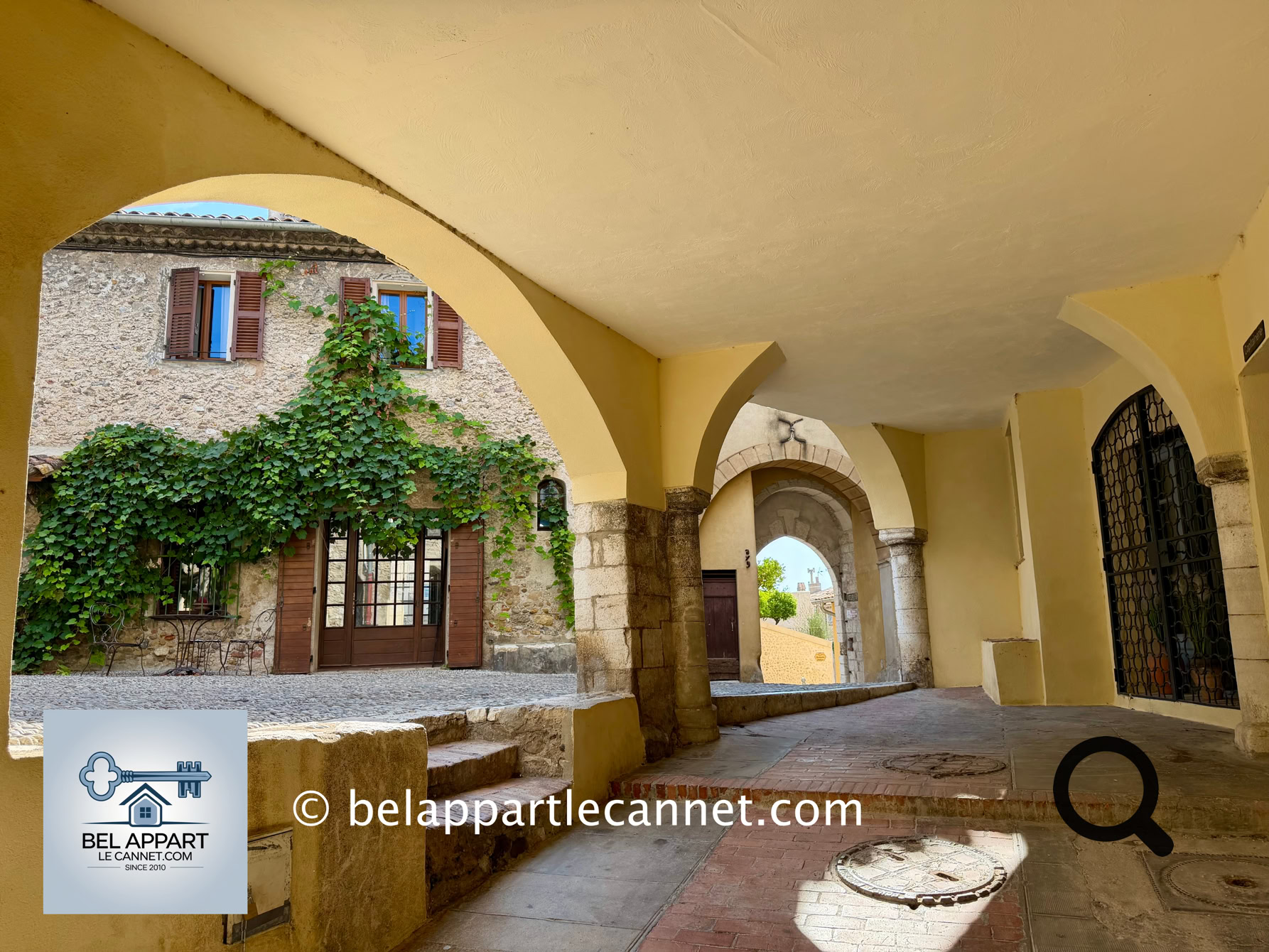Perched on the castle hill overlooking the town of Cagnes-sur-Mer, Haut-de-Cagnes is one of the most beautiful medieval villages on the French Riviera.