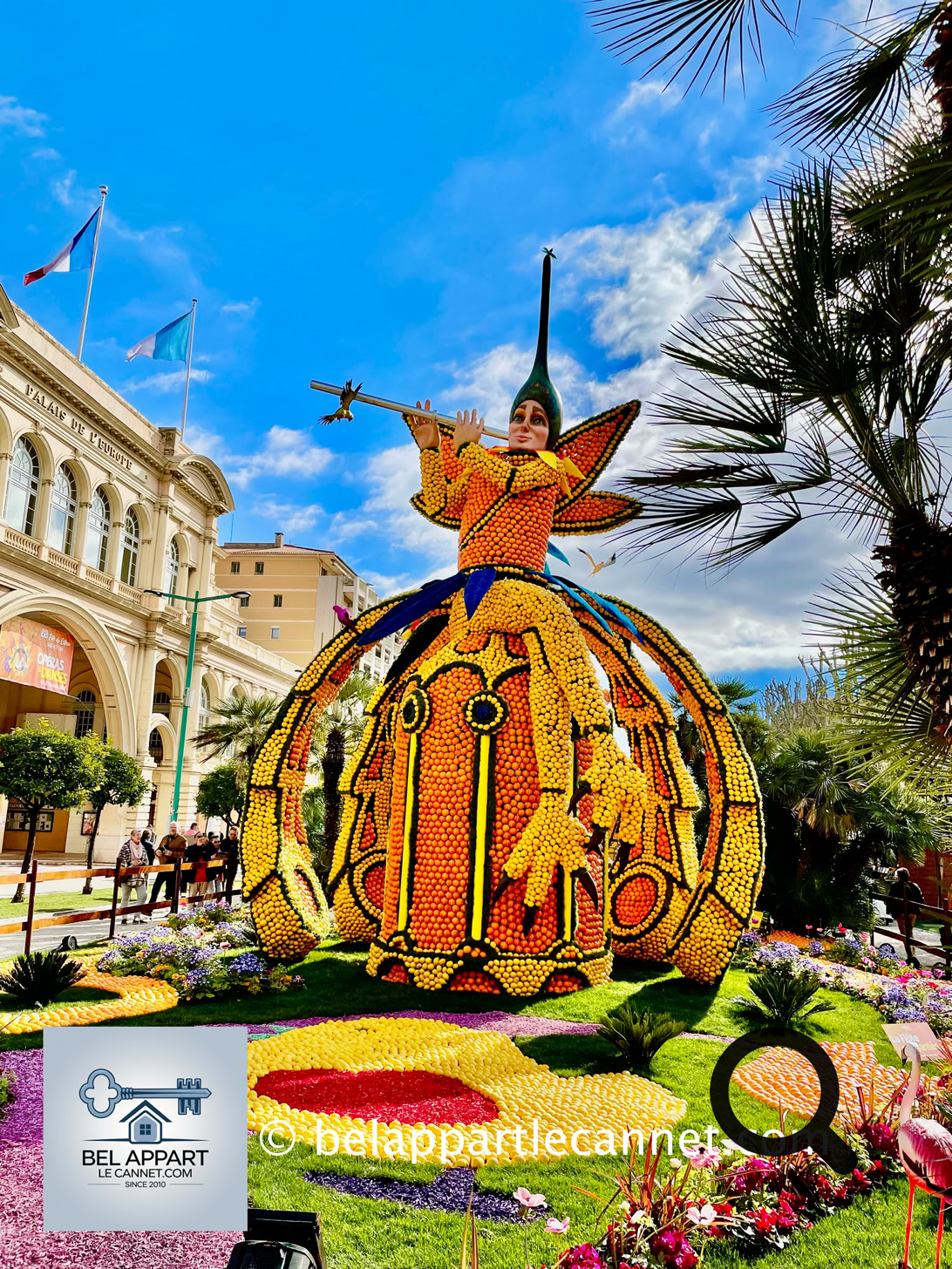 Just about thirty minutes from Nice, Menton hosts each year one of the most original events on the French Riviera: the famous Menton Lemon Festival®. For nearly three weeks, between February and March, the entire town transforms around its emblematic citrus fruit, offering a spectacle that is as surprising as it is colorful.